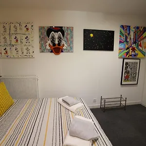 Pop Artiste Configure En Galerie Dart A 200 M Du Centre Avec Parking Prive Et Securise Gratuit Dans Copropriete Appartamento